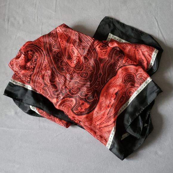 2/20 Vintage Silk Scarf - Picture 6 of 6